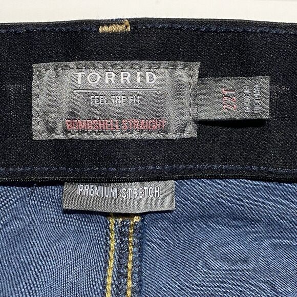 Torrid Bombshell Straight Jeans Women's 22 Tall Dark Wash Elastic Waistband EUC - Picture 6 of 8